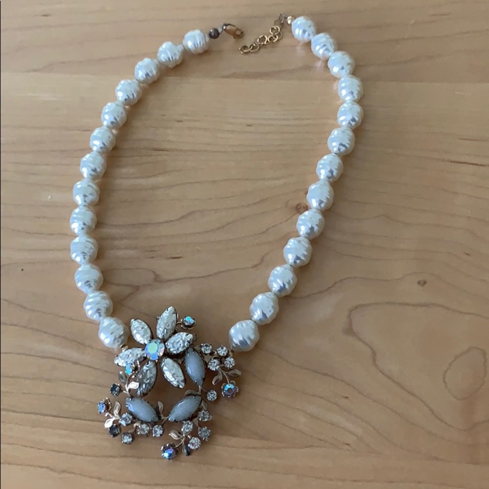 Gorgeous handmade pearl necklace